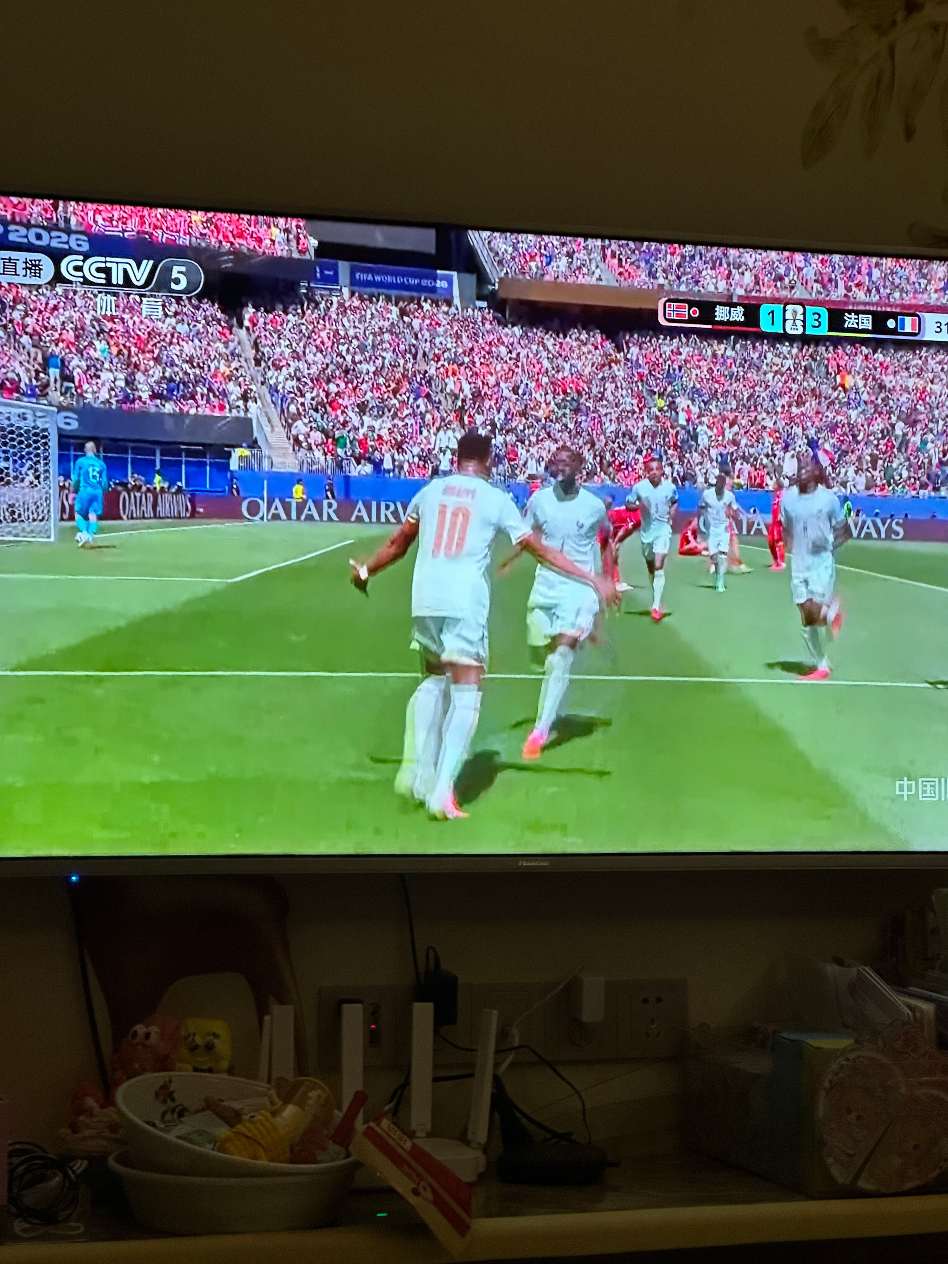 卧槽 登贝莱干嘛呢30分钟帽子戏法🎩法国🇫🇷3-1领先挪威🇳🇴了 几乎