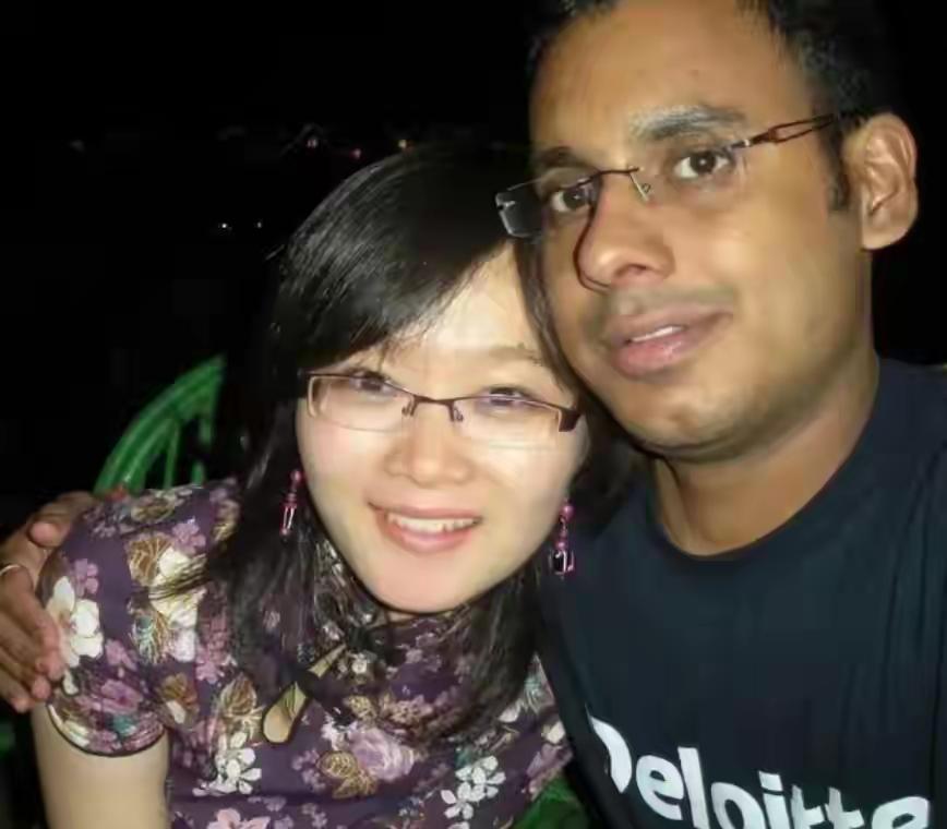 人到了中年再看郑墨沫这档子旧事，
最大的“服气”，
是握着旁人几辈子都摸不到的好