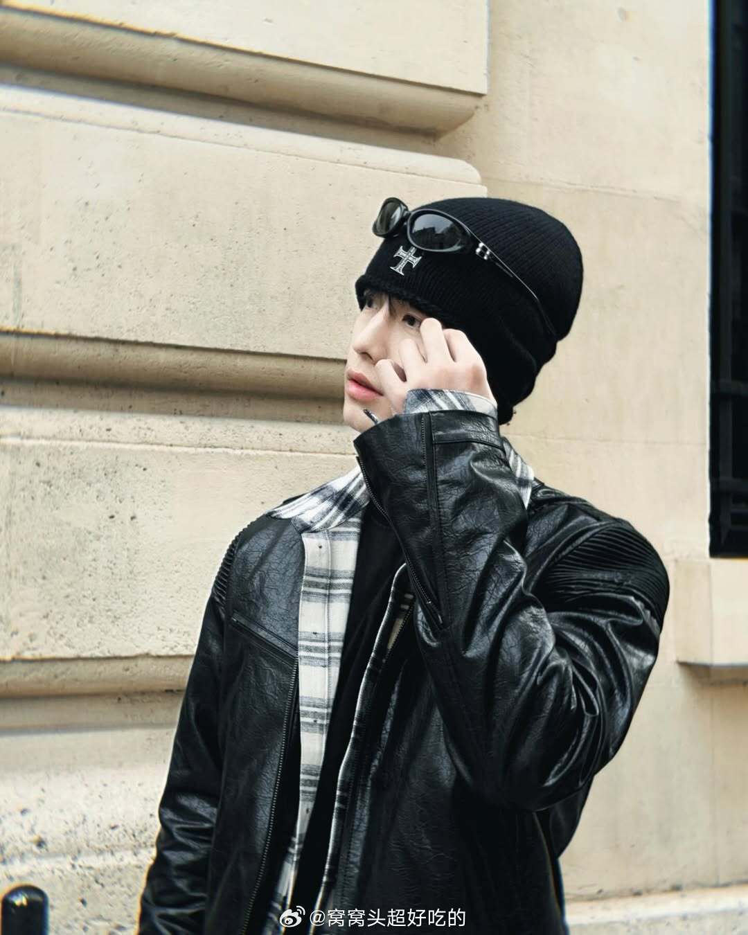 何与ins更新，巴黎街头最帅的男人。 