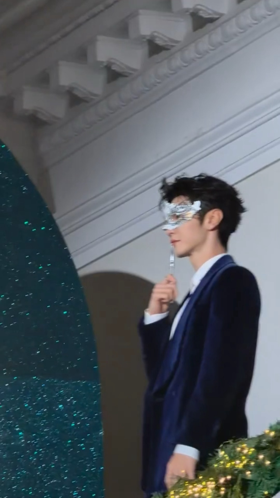 小说里的假面舞会男主登场p3甩面具这一下劲儿劲儿的太对味了！！！陈哲远甩面具这一