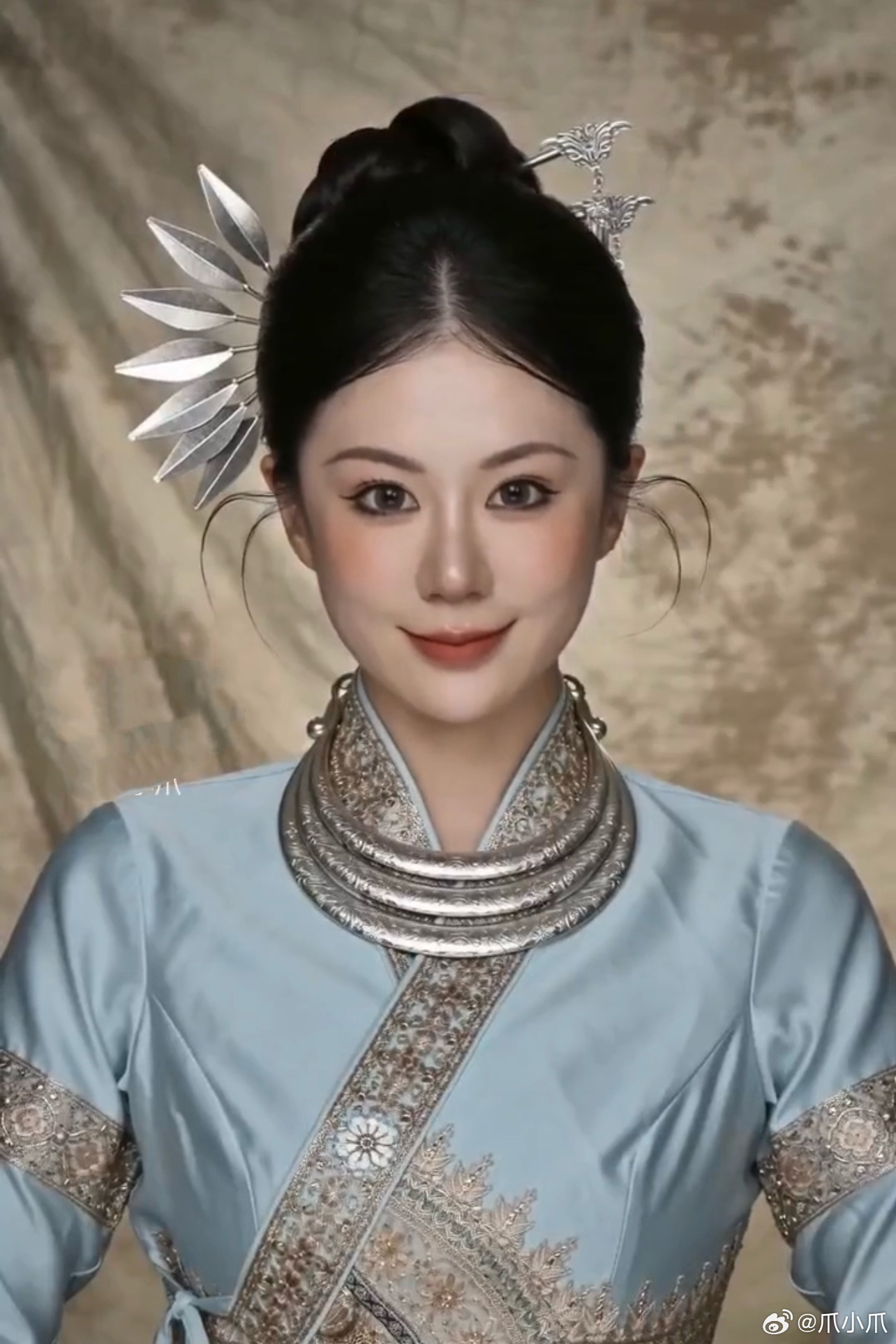 我在其他平台搞这些变装什么的，粉丝好多回复，搞这些没流量，好好拍瑜伽；或者什么别