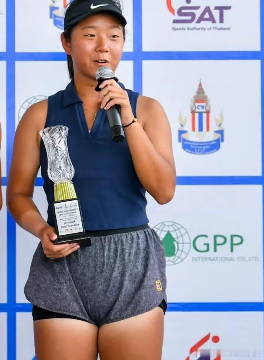 还记得那个雄赳赳气昂昂的江西小妹妹吗🇨🇳王雨涵，现在已经18岁了在成人赛低级