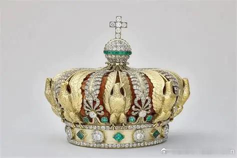 堂堂法兰西共和国，居然皇冠被盗… 两名涉嫌闯入卢浮宫盗走价值1.02亿美元的王室