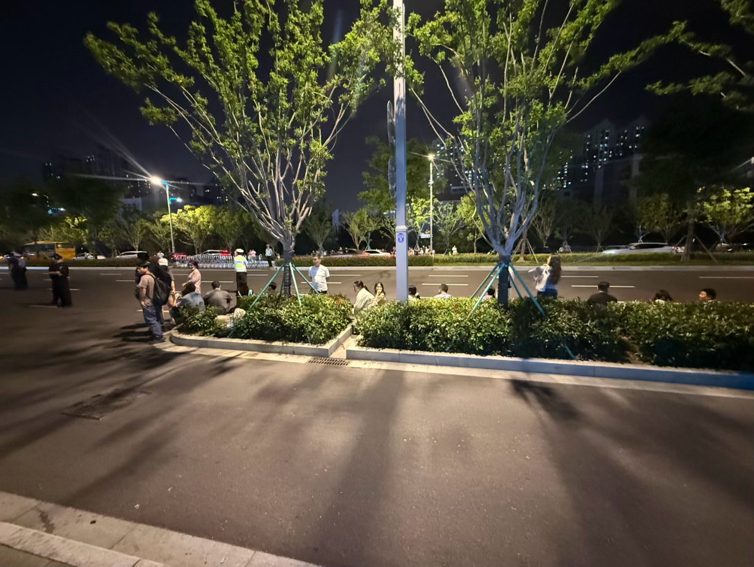 私生真的不可取！不要做这种事情好吗大家都好好排队为什么不可以跟着好好排队！ 