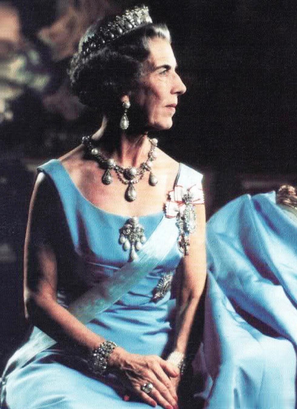 珠宝 丹麦王后玛丽新解锁的王冠改自Queen Louise of Sweden’