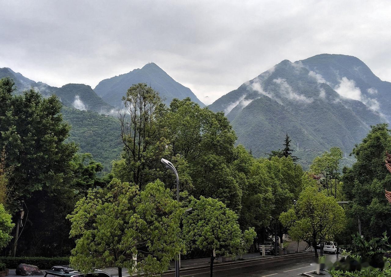 地大载山川河流。