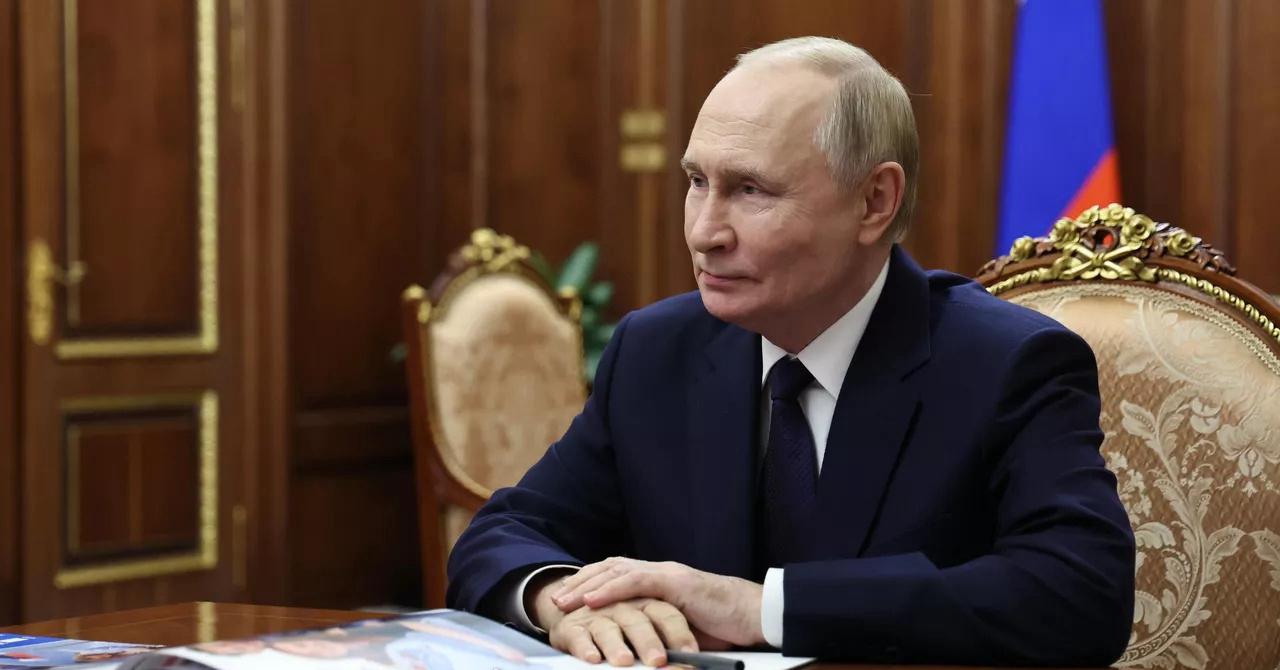 普京最近把话说得很明白。他在接受印度媒体采访时表示，金砖国家现在没有，也不打算建