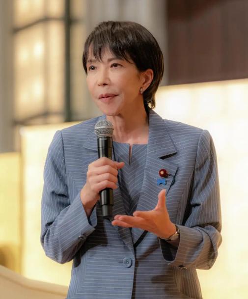 将来能毁灭日本的，不是英国、美国，也不是中国，而是躲无可躲的火山爆发与地震。这两