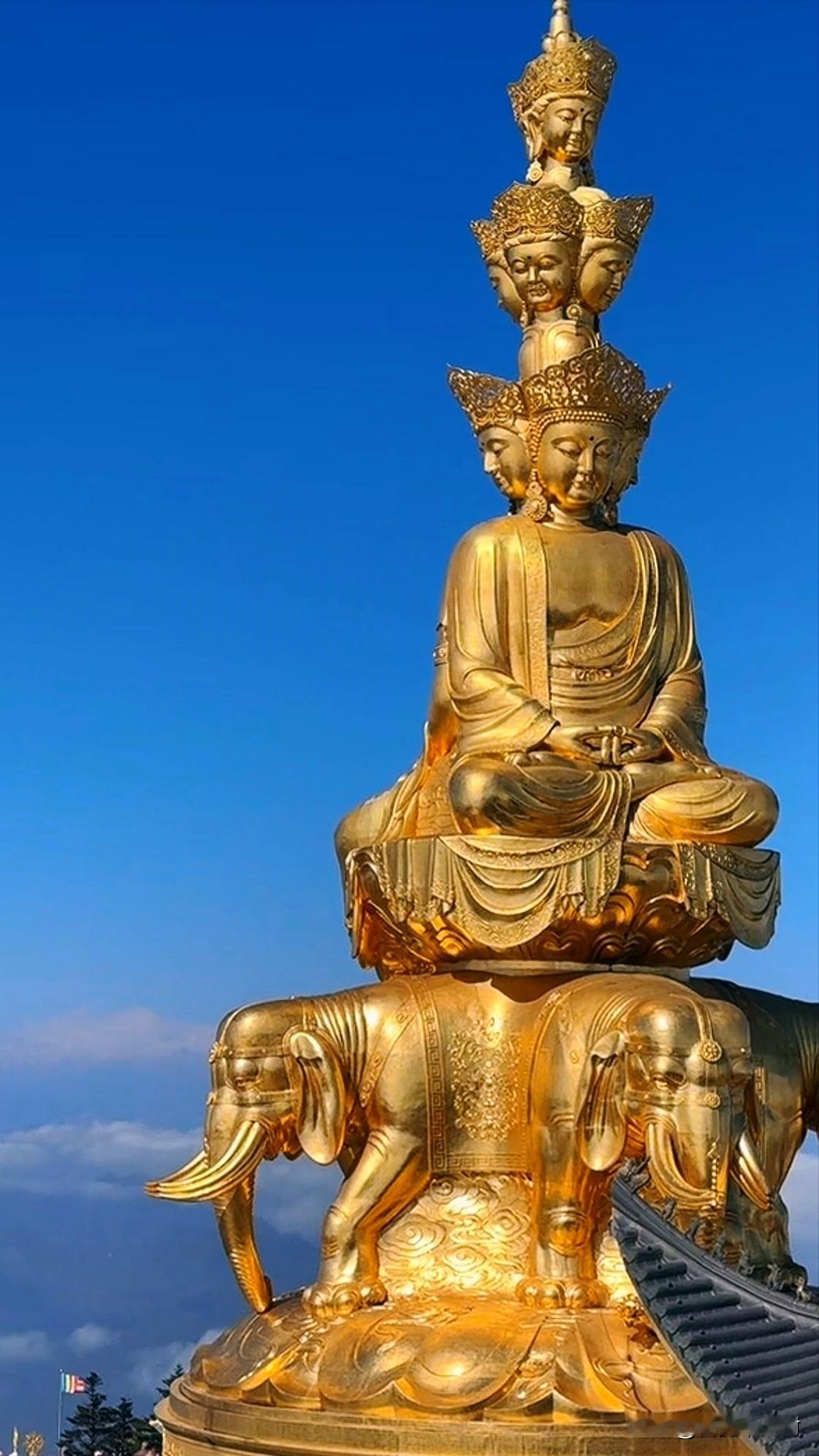 为什么刷到这尊普贤金像，会瞬间心安？
因为他的十大愿，早写透了普通人的幸福密码