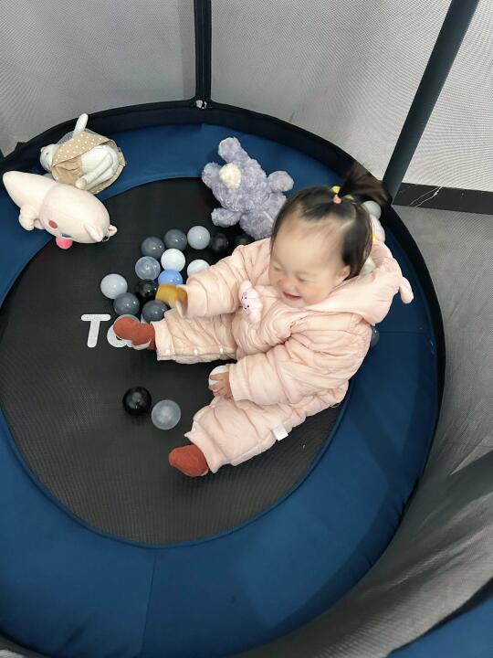 好伤心😭我女儿突然不黏我了