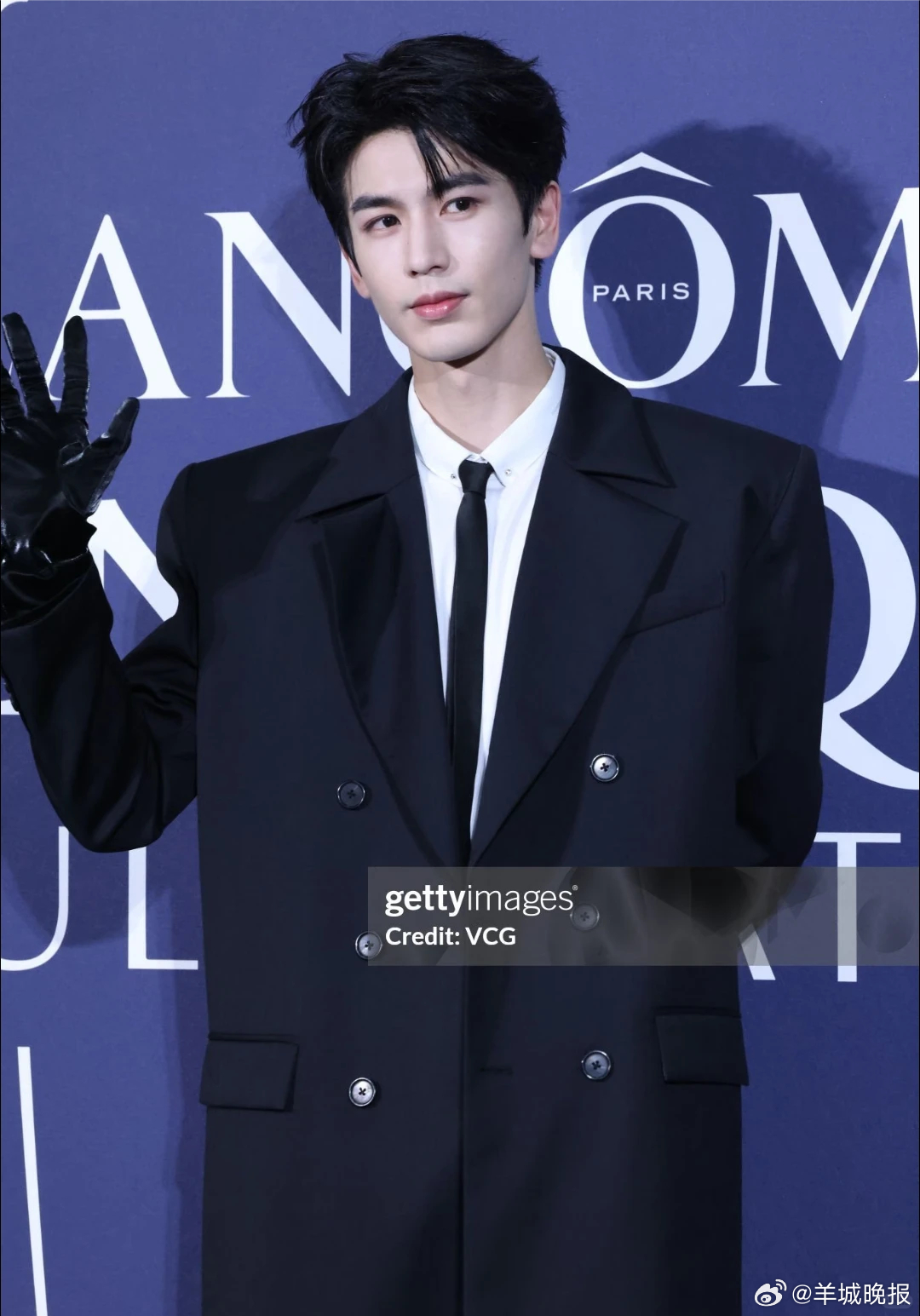 【明星G社生图盘点，谁的状态能扛住G社镜头？】在时装周的顶光、街头的自然光、红毯