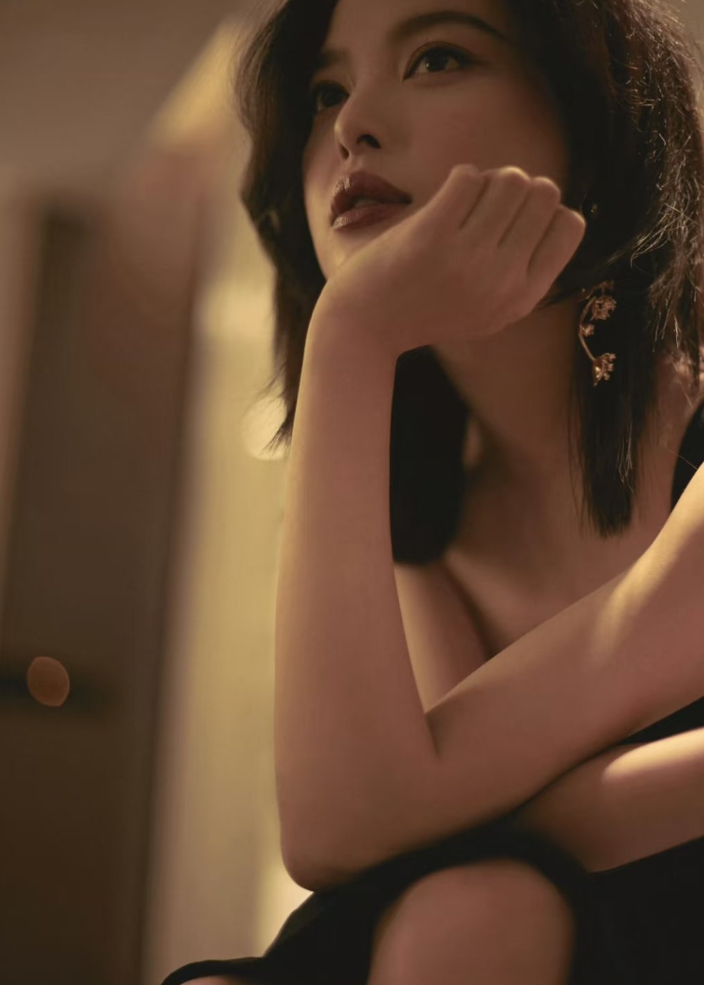 辛芷蕾这组照片很有辨识度的美呀～ ​​​