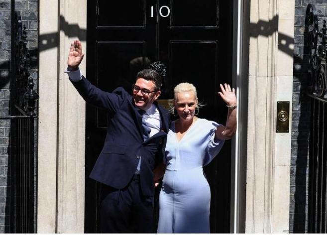 英国新任首相的新表态。

伯纳姆说，他上任后将最先致电美国总统特朗普和乌克兰总统