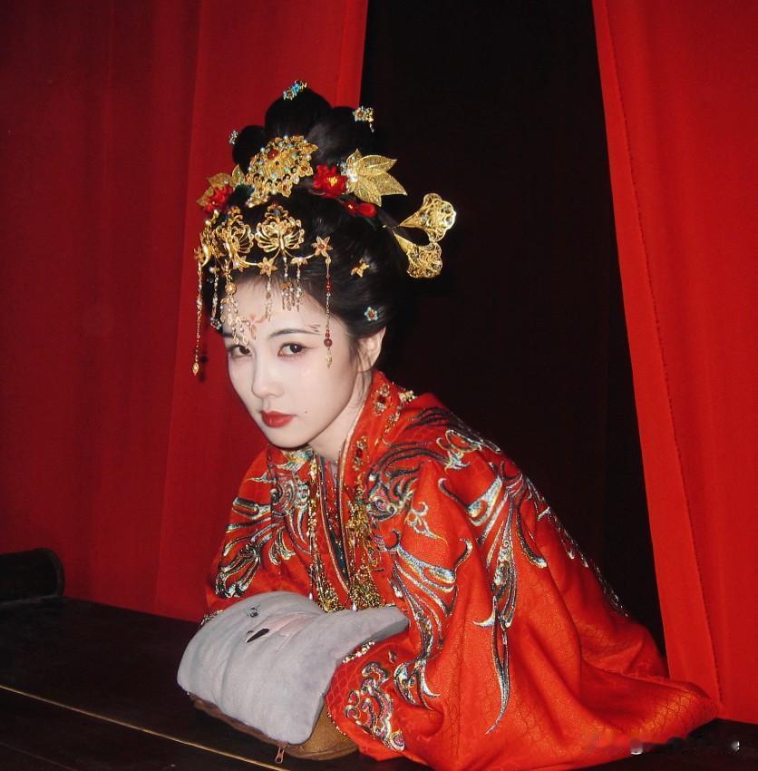 2月6日，白鹿《唐宫奇案》观后感：降智
看过唐诡的人看唐宫100%给一星，唐宫有