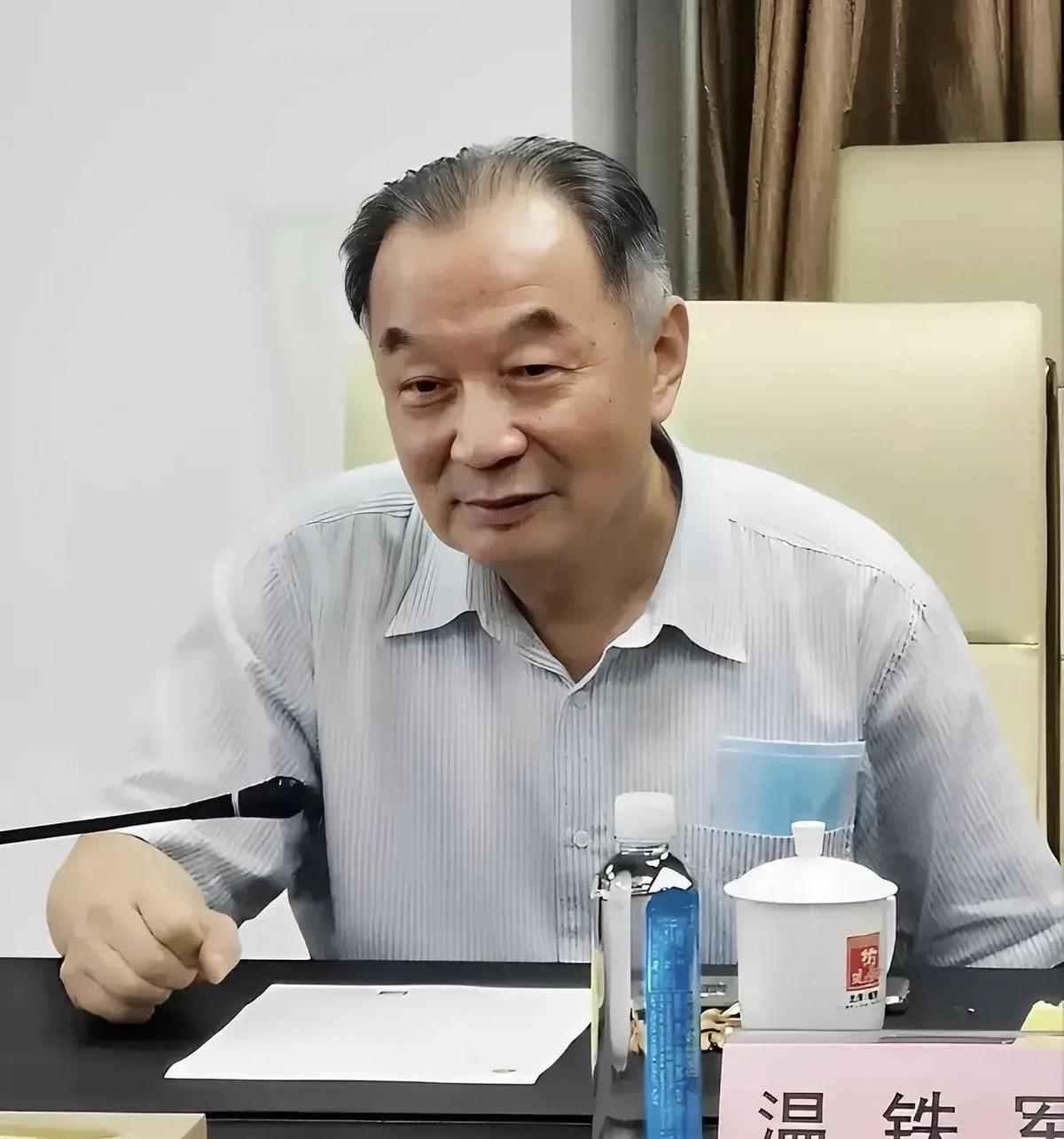 温铁军曾抛出一句反问：几千万先烈舍命打下的江山，几代人勒紧裤腰带攒下的家底，凭什