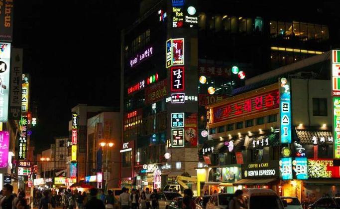 韩国国家教育委员会正在研讨方案，计划2028年在韩国小学教科书标注汉字、重启基础
