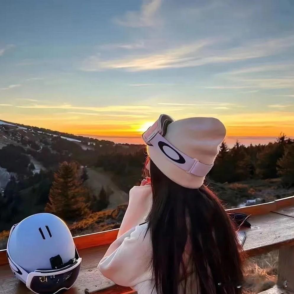 一个伤害过你的人

又怎么会懂得心疼你，他的再一次回头只不过是没找到比你更好的，