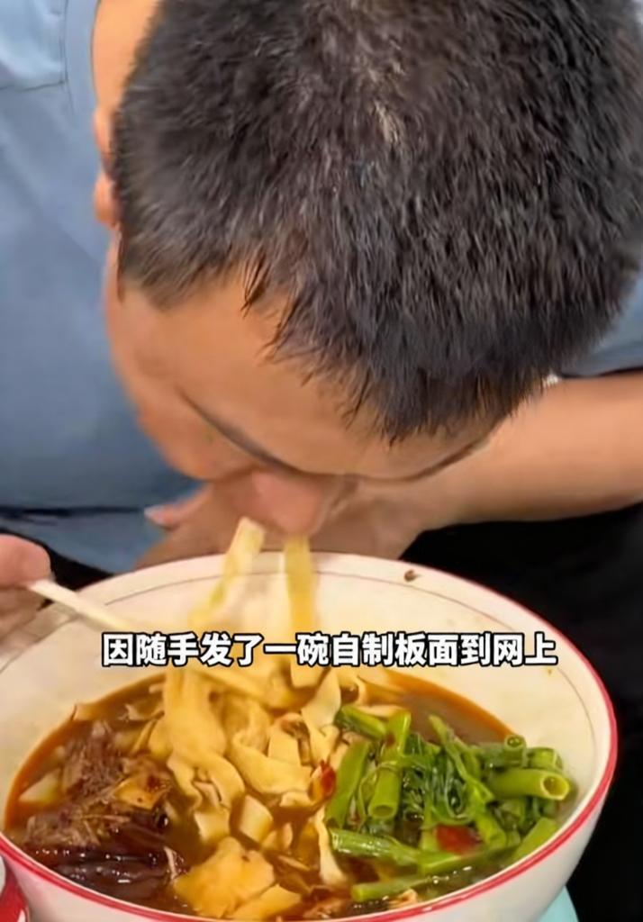 万万没想到！四川成都一条老巷子里，一个平日里跟锁芯、钥匙打了十年交道的老手艺人，