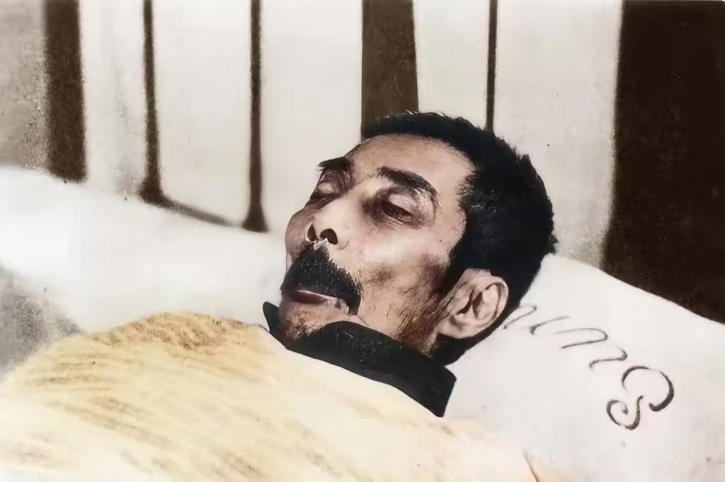 1936年10月19日早晨5点25分，文坛巨匠鲁迅在上海逝世。鲁迅逝世的消息传来