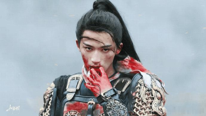 今年最火的三个古偶男主角：王星越、丁禹兮、李昀锐。 