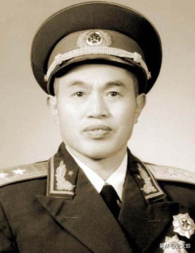 1969年，皮定均将军去甘肃农村视察，一群妇女不穿裤子，用破被子遮挡下身，地委书