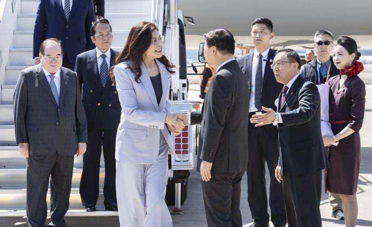 郑丽文访陆6天，国民党支持度大涨！很多人以为这不过是一次例行访问、做做样子。错了