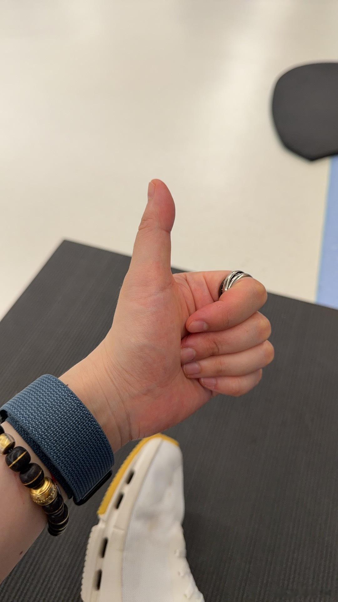 今天是真的热。练完喝下一碗咸味的面汤，感觉补充了盐分！咸鱼fitness