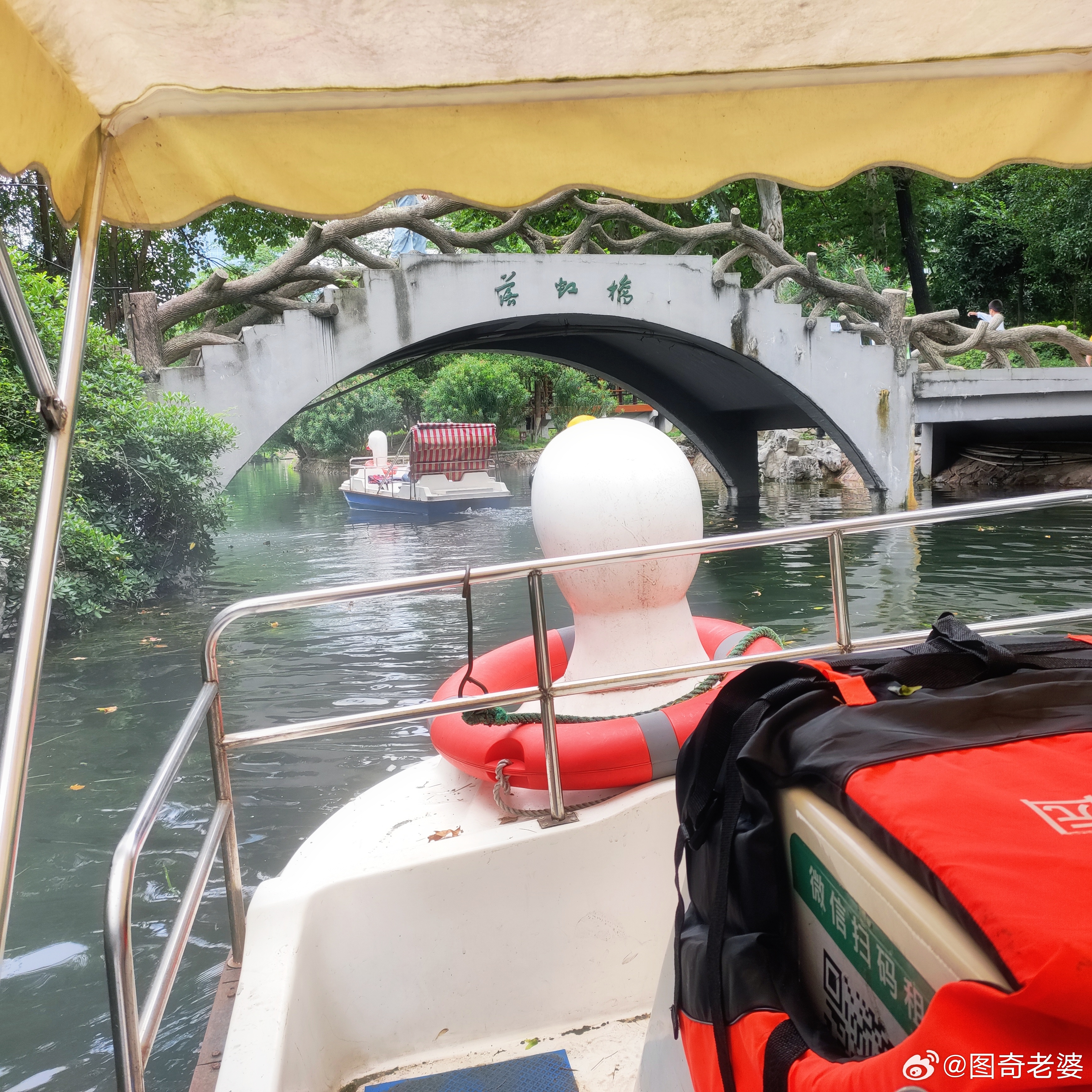 在医院的时候每天都期待下去坐一次 终于来了～ 