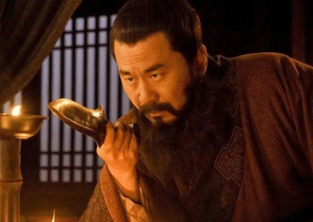 公元208年，曹操带着二十万大军杀到长江边上，离统一天下只差最后一哆嗦。结果一把