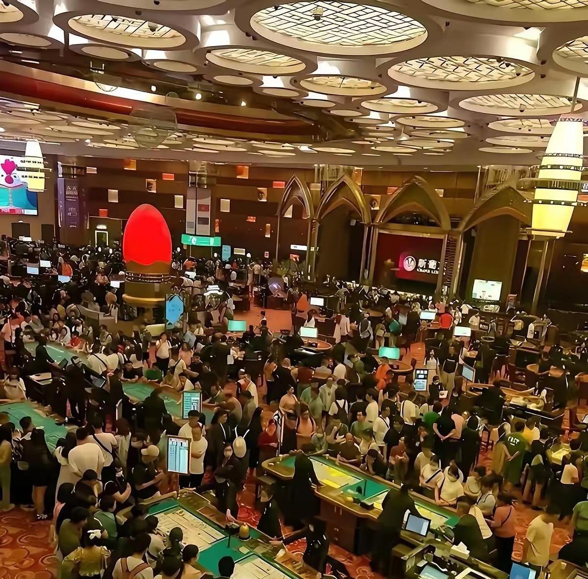 澳门有赌场关了一半的台子。
是因为来玩的人，都被算得太干净了。
他们用最精密的电