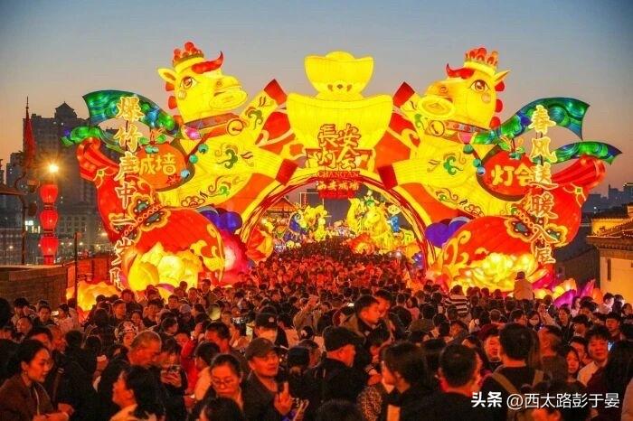 3.27亿人次！2025西安文旅硬核成绩单出炉，入境游暴涨超九成🔥

2025