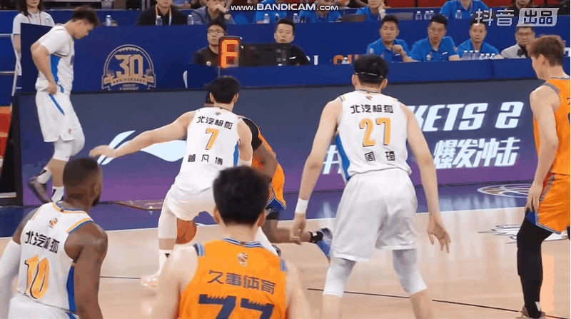 Game over！！！这轮系列赛的激烈就到这了CBA半决赛上海男篮vs北京男篮
