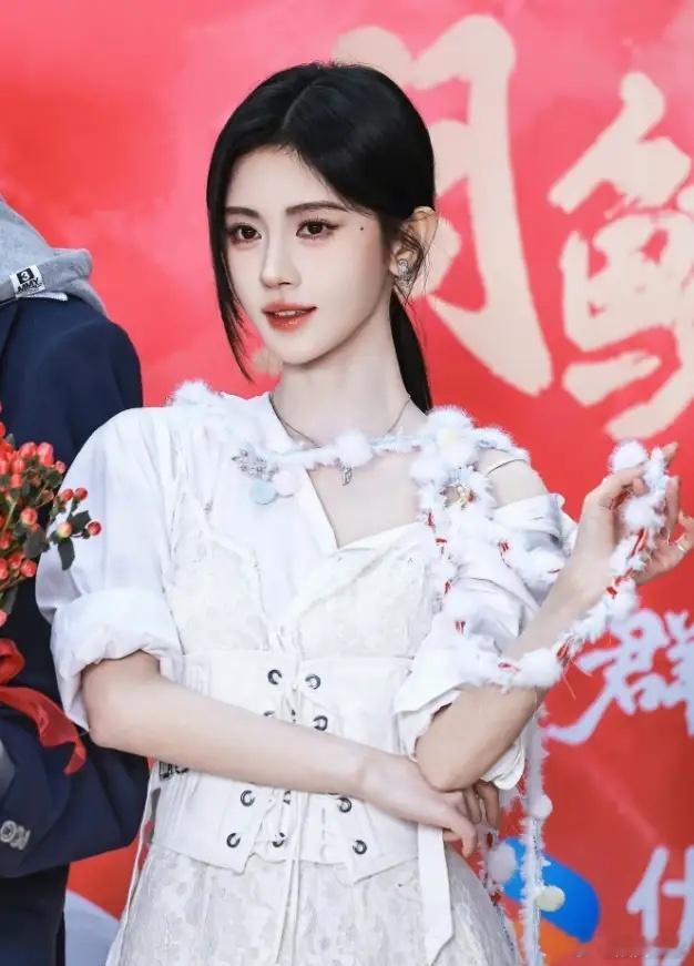 鞠婧祎的形象很难有CP感！鞠婧祎的形象注定了她只能独美，有CP感的女演员形象基本