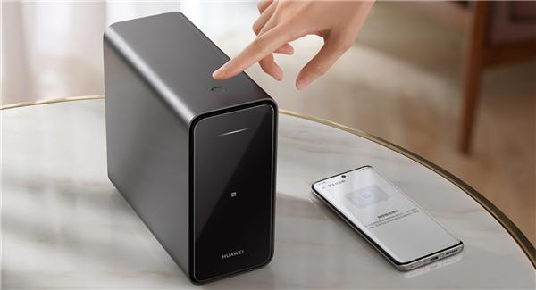 华为推出了家庭存储无盘版，售价为1899元。华为官方说：这款产品比NAS用起来更