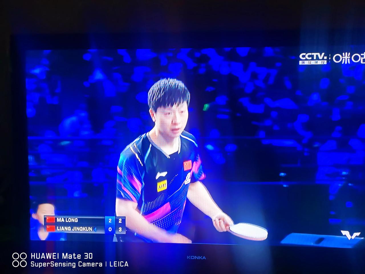 球星挑战赛龙队宝刀不老
        3：1战胜队友梁靖崑晋级
       