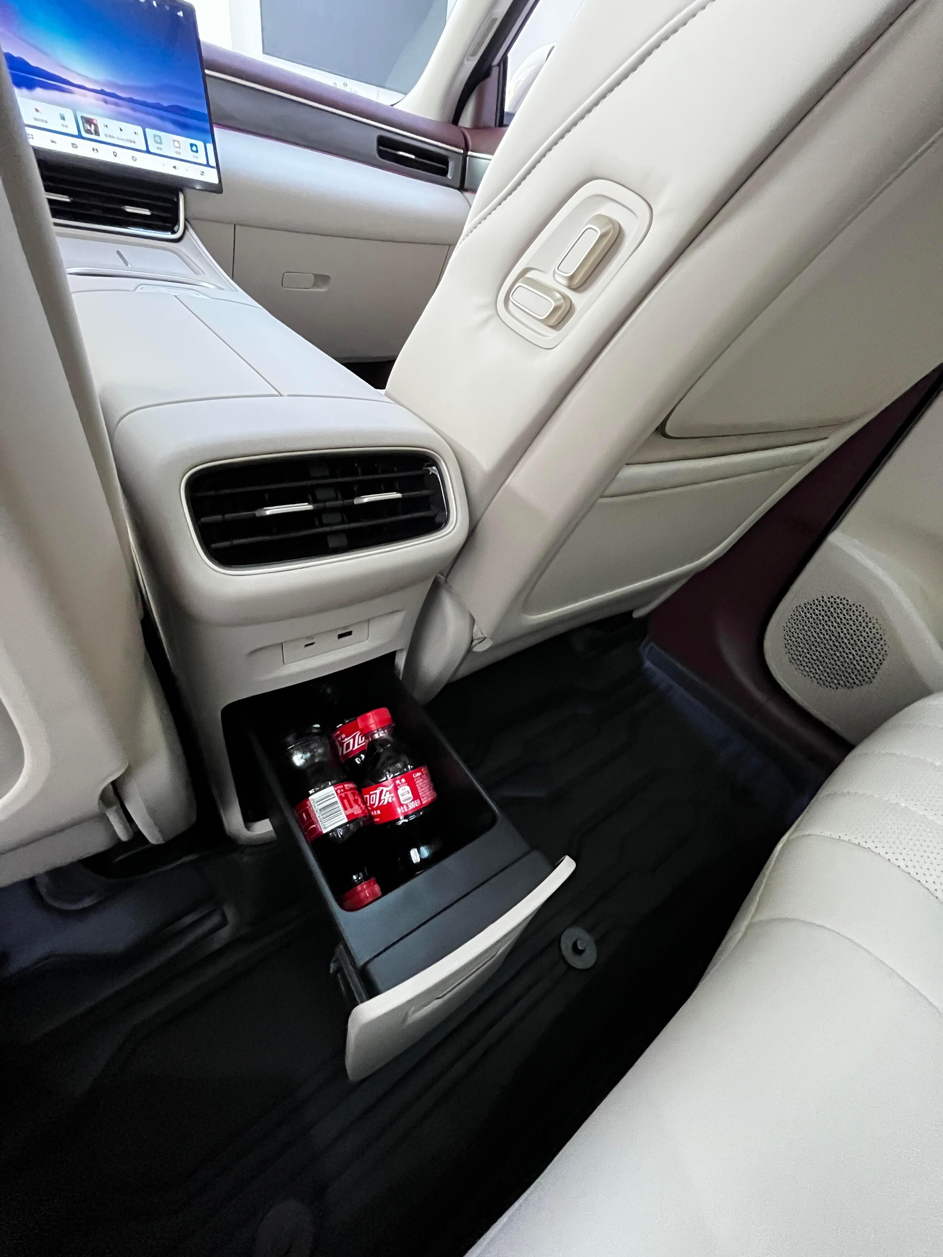 试驾风神L8，真的一言难尽！先说总结：风神L8居然把大电视➕大冰箱➕大沙发全部配