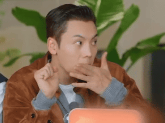 谁家明星一顿饭就被俘获了啊 陈伟霆被贾冰的茄子饭拿捏得死死的！一口下去狂夸“太厉