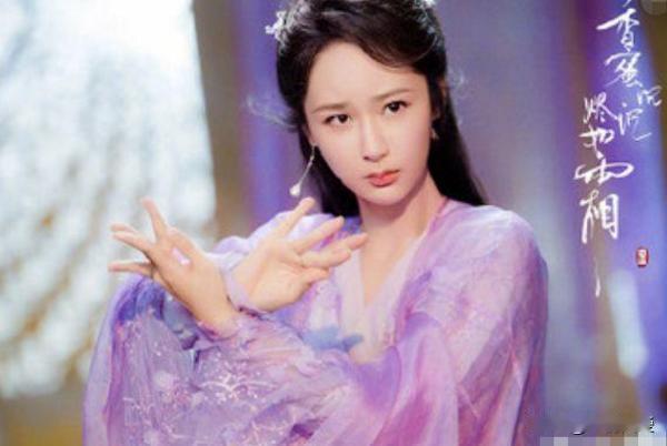 演过“第一美女”的4大女星，杨紫垫底，杨幂惊艳，而她倾国倾城
在娱乐圈中很多女明