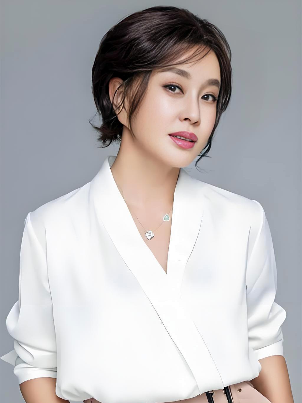 75岁刘晓庆含金量最高的地方，不是回应周扬青整容，不是自嘲8个男朋友并不多，而是