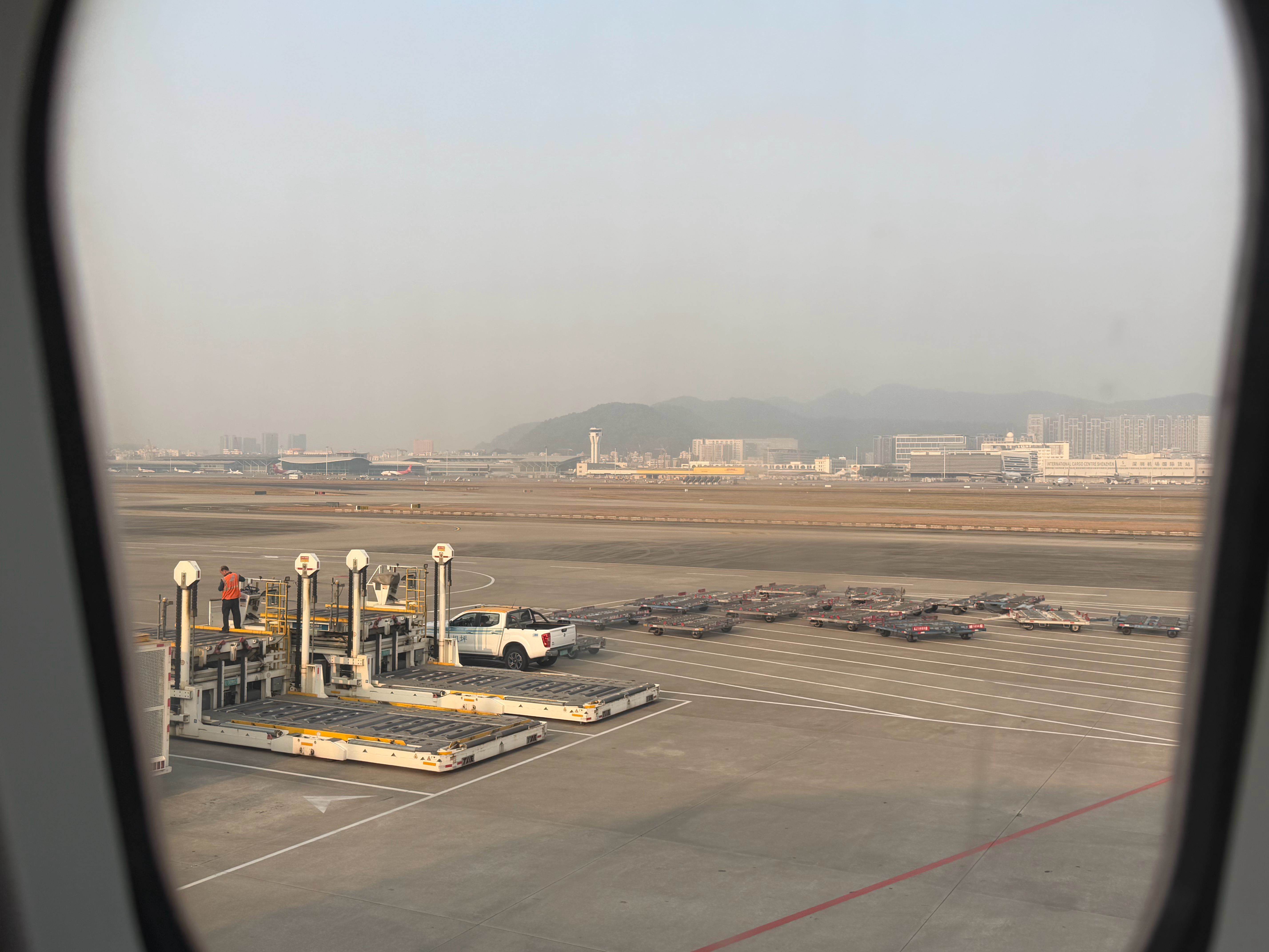 去趟上海看一台还没正式发布但是关注度极高的车型据说上海也不冷 