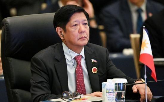 菲律宾倒向了美国，新加坡倒向了美国，柬埔寨倒向了美国，越南也在倒向美国的路上..