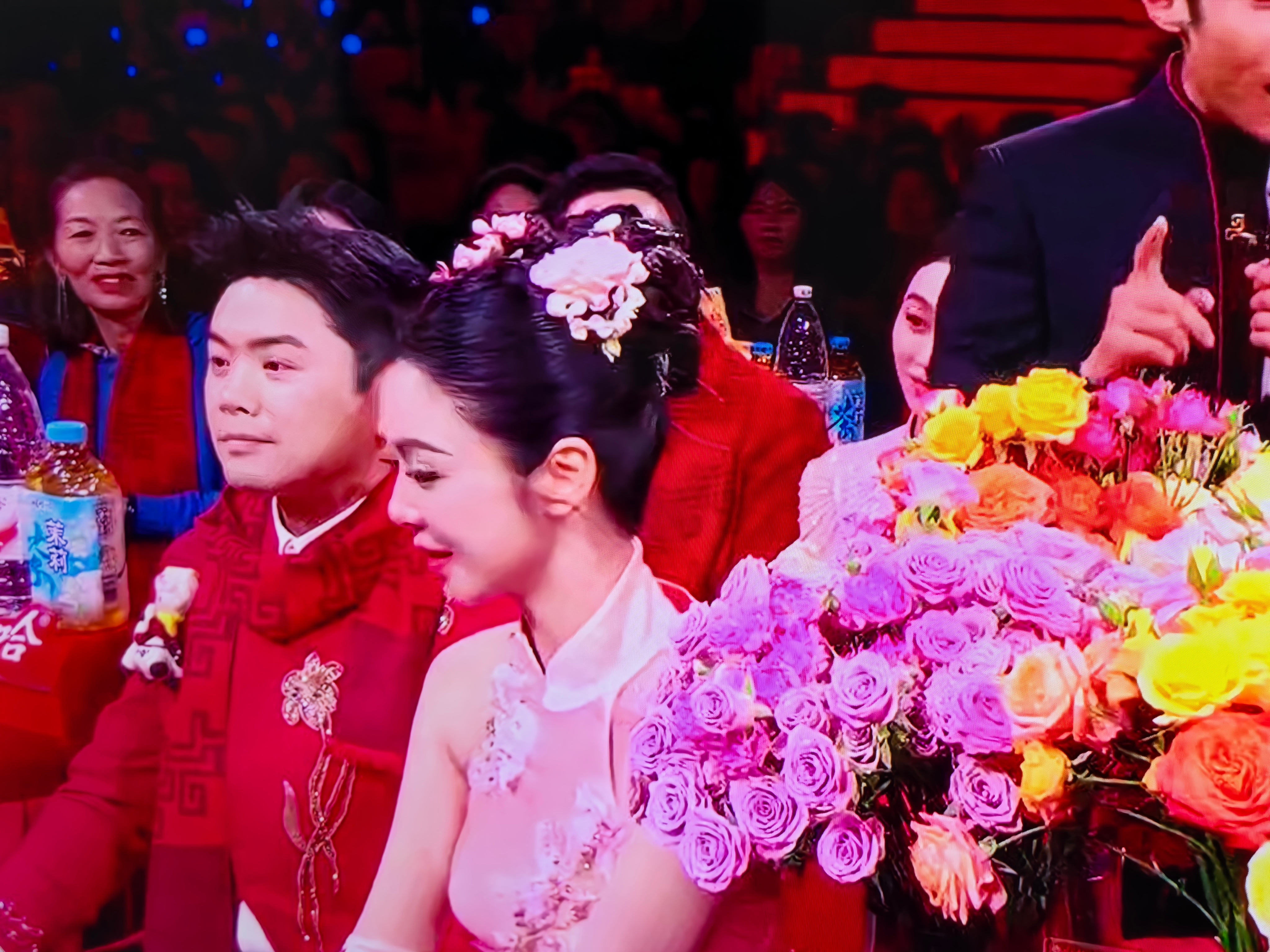 今年春晚机器人含量明显提高了，但是汽车也不低，比如鸿蒙智行和追觅汽车都有亮相。春