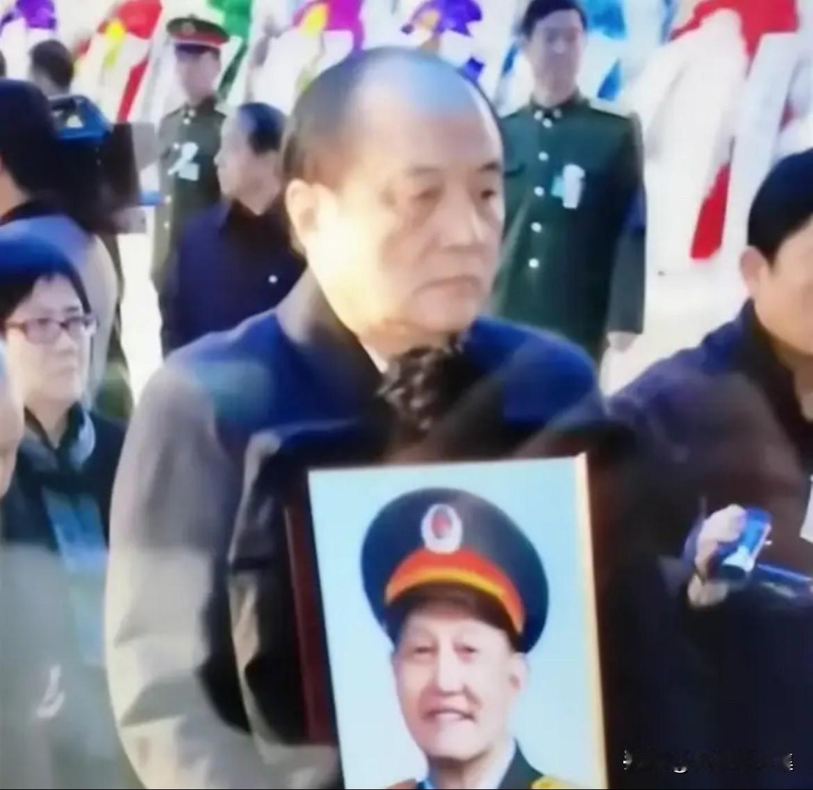 2008年10月2日上午，在安徽省金寨县革命烈士陵园（现为金寨县革命烈士纪念塔园