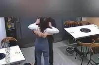 老公一个拥抱，老婆5根肋骨断了！
这真的叫“疼爱”！

10月18号江苏这事儿，