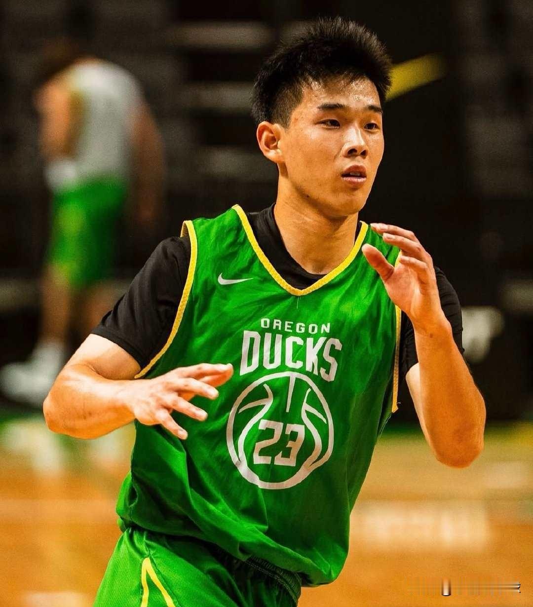 25分7助攻！林葳这么猛！难怪他说教练承诺要把他带到NBA

就在国内球迷都在关