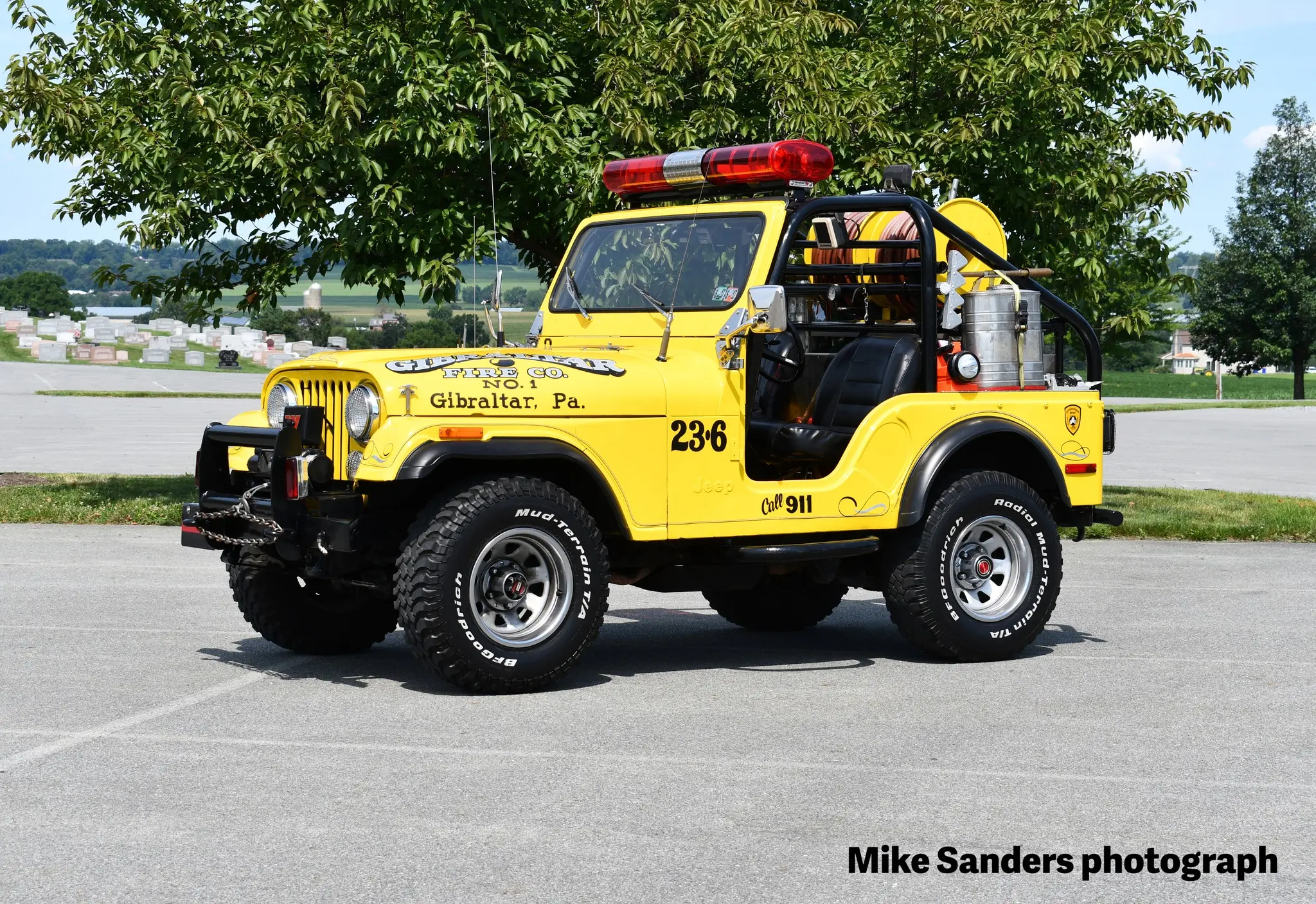 老美消防车系列（黄色系）。