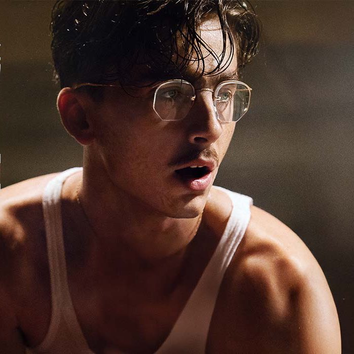 甜茶的屁股被乒乓球拍抽了四十遍！据《综艺》介绍，甜茶在《至尊马蒂》有一场被乒乓球