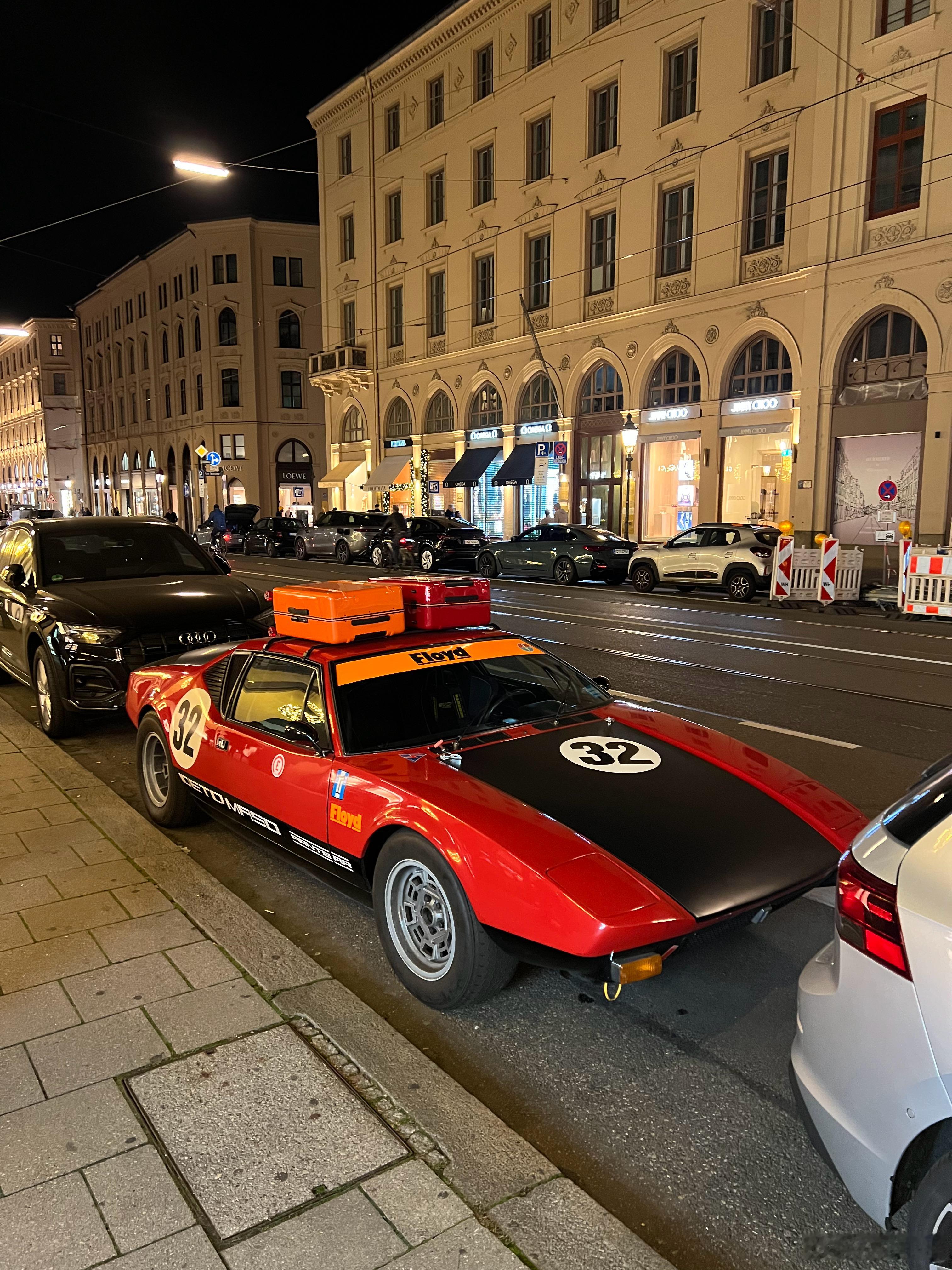 夜晚马街这个大G也是奔驰的Manufaktur应该，类似Sonderwunsch