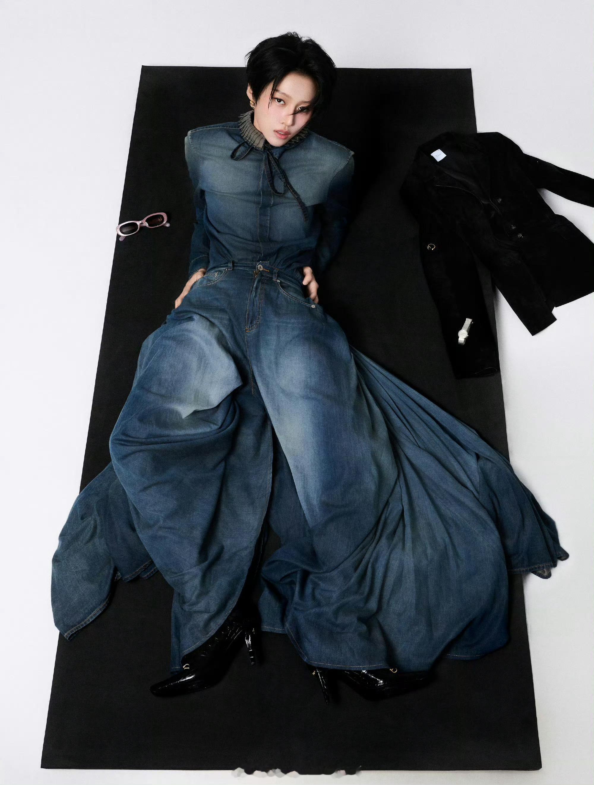 刘雨昕在北京国际电影节开幕式第二套是Dior 26早秋新衣，好适合她