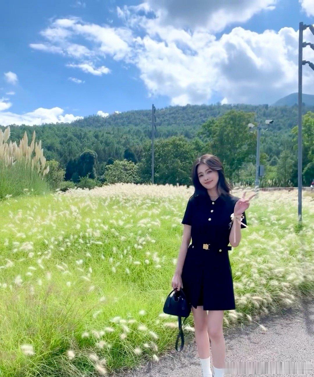 #白鹿拍陆虎陈曌旭#虎子和嘘嘘婚礼上的白梦妍也太美了吧！[爱你]#陆虎陈曌旭婚礼